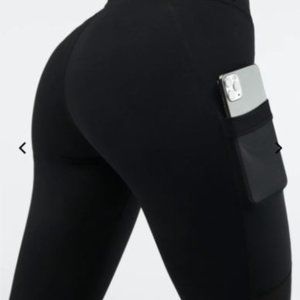 NWT Fabletics On-The-Go High-Waist Capri Leggings